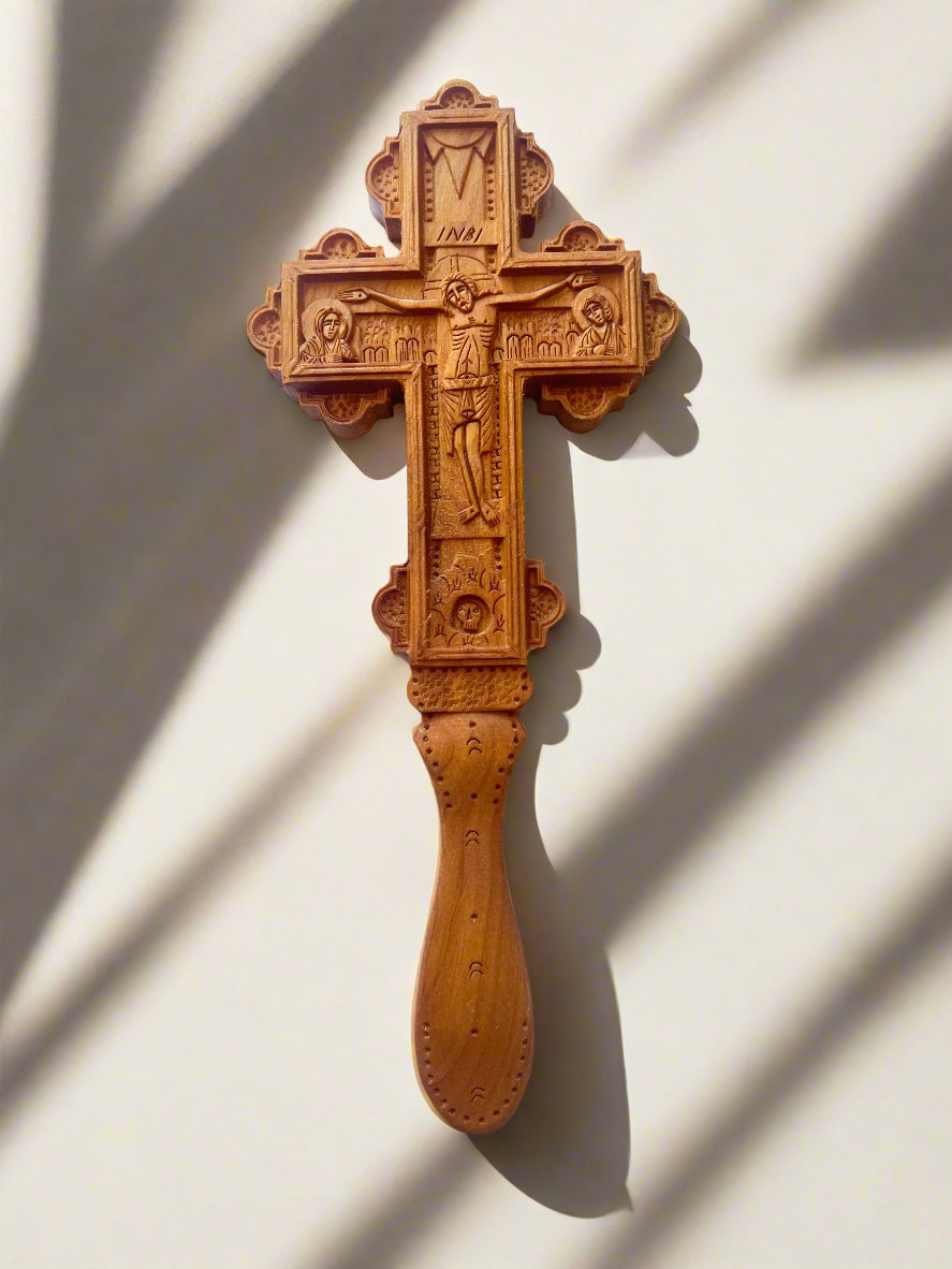 Icoane Argintate și Sculptură Manuală