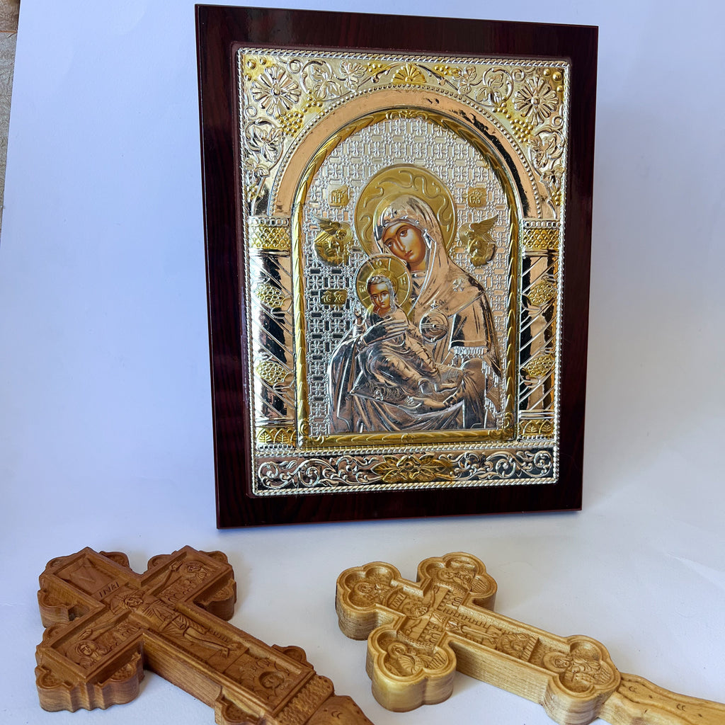 Icoane Argintate și Sculptură Manuală