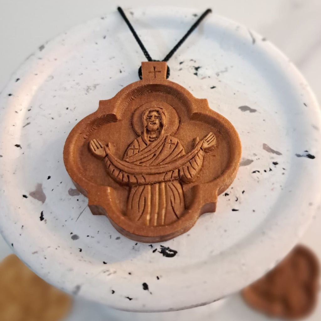 Medalion de purtat la gât | Sculptură manuală în lemn